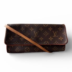 Louis Vuitton Pochette Twin GM Monogram Clutch/Crossbody with Removable Strap